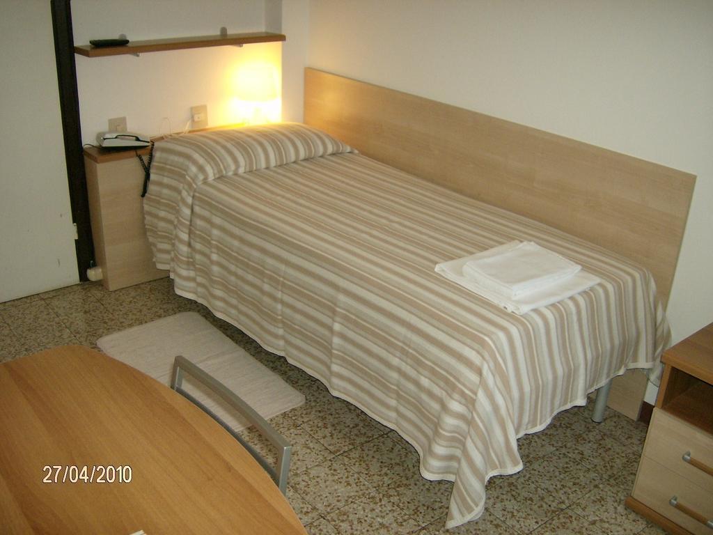 לידו די ג'סולו Hotel Britannia חדר תמונה
