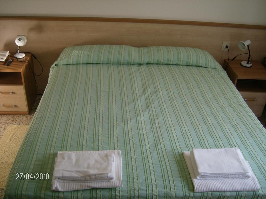 לידו די ג'סולו Hotel Britannia חדר תמונה