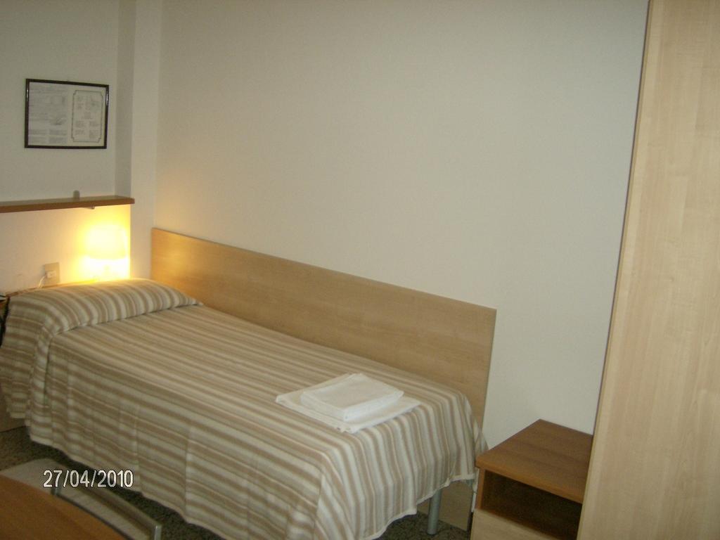 לידו די ג'סולו Hotel Britannia חדר תמונה